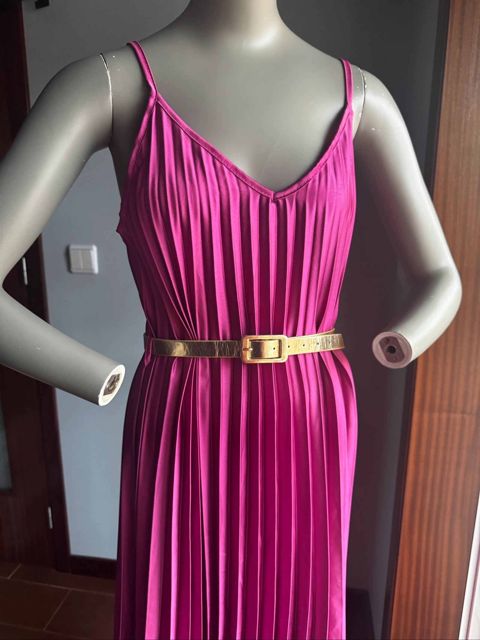 Neon Collection geplisseerde fuchsia jurk – nieuw met riem – een maat – photo 3
